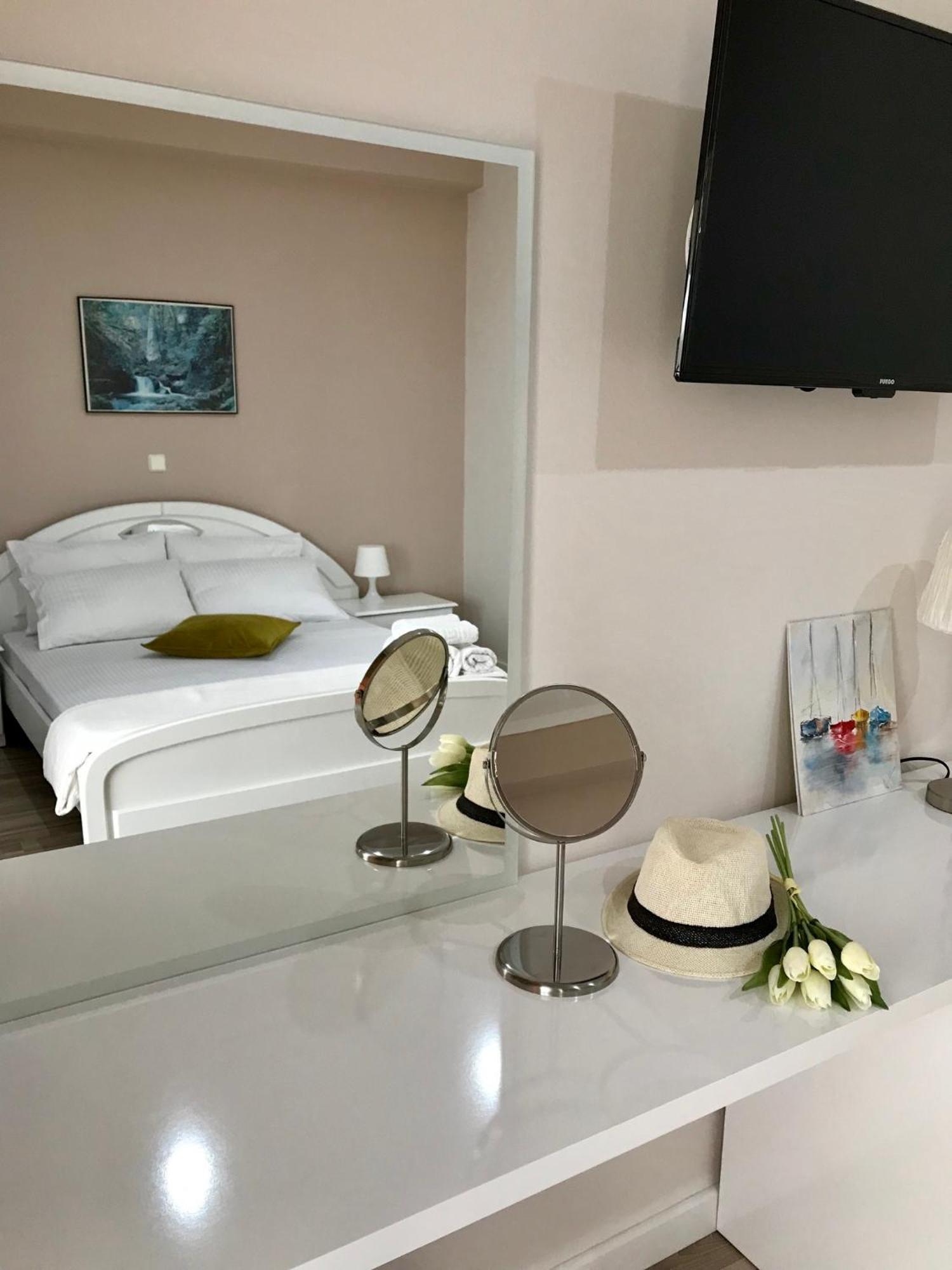 Joy Hotel Saranda Dış mekan fotoğraf